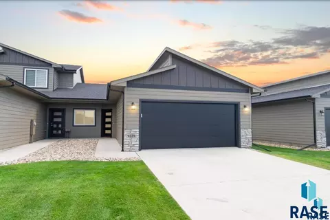 9229 W Laverne Wipf St, Sioux Falls, SD 57106