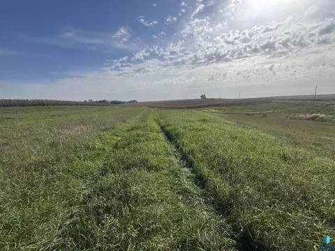 472 Nd Ave, Dell Rapids, SD 57022 photo 2