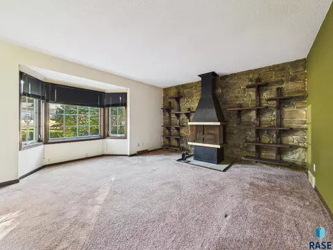Living - 25761 Lindbergh Ave, Renner, SD 57055 photo 3 of 9