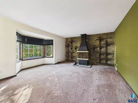 Living - 25761 Lindbergh Ave, Renner, SD 57055 photo 4 of 9