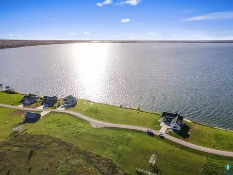 118 Sunset Park Dr, Estelline, SD 57234