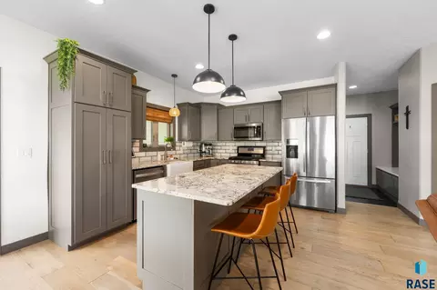 Kitchen - 6708 E Dugout Ln, Sioux Falls, SD 57110 photo 1 of 2
