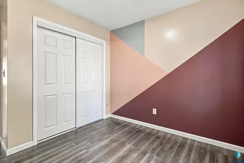 Bedroom - 105 E Maureen Dr, Brandon, SD 57005 photo 5 of 8