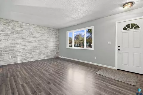 Living - 105 E Maureen Dr, Brandon, SD 57005 photo 1 of 5