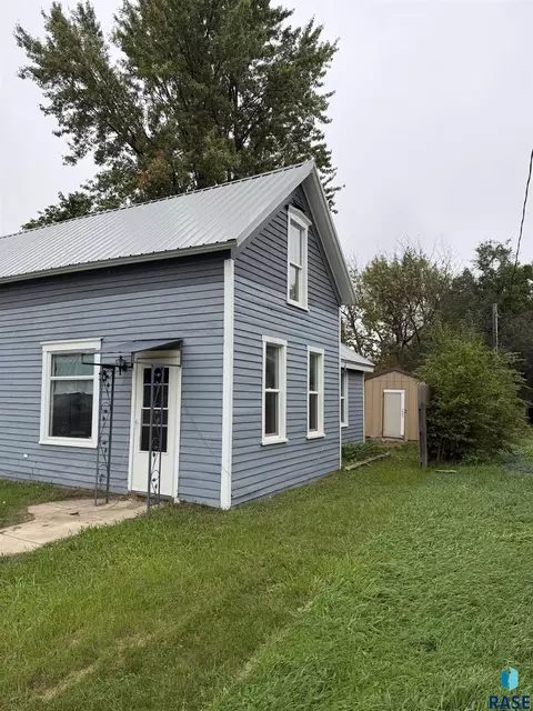 Exterior - 210 E State St, Marion, SD 57043 photo 2 of 5