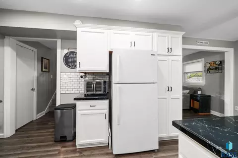 Kitchen - 3904 E 21st St, Sioux Falls, SD 57103 photo 8 of 8