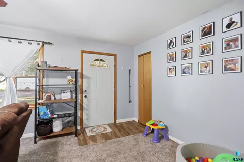 Entry Way - 417 S Poplar St, Freeman, SD 57029 photo 1 of 1