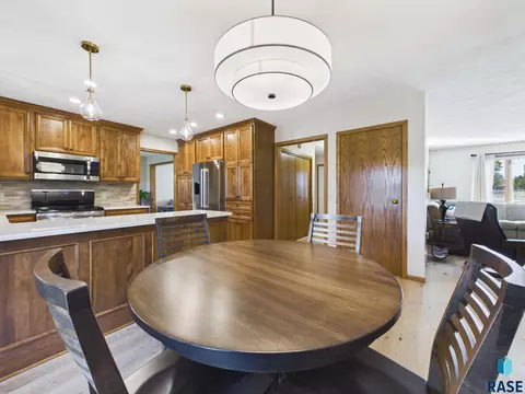 Dining - 2900 E 52nd St, Sioux Falls, SD 57103 photo 7 of 8