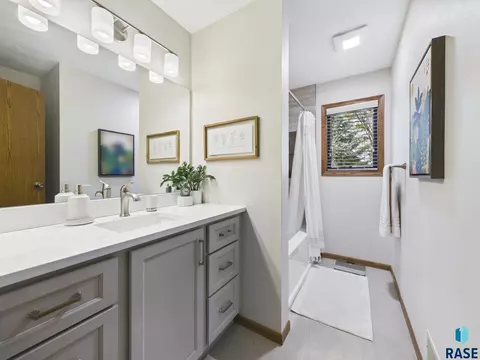 Bath - 2900 E 52nd St, Sioux Falls, SD 57103 photo 2 of 5