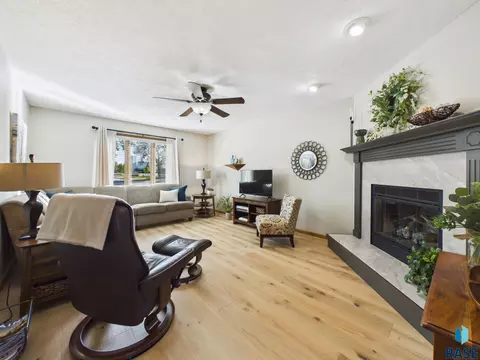 Living - 2900 E 52nd St, Sioux Falls, SD 57103 photo 7 of 16