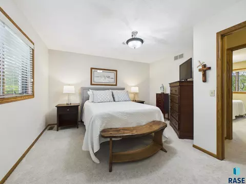 Bedroom - 2900 E 52nd St, Sioux Falls, SD 57103 photo 9 of 13