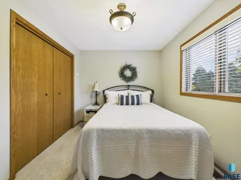 Bedroom - 2900 E 52nd St, Sioux Falls, SD 57103 photo 5 of 13