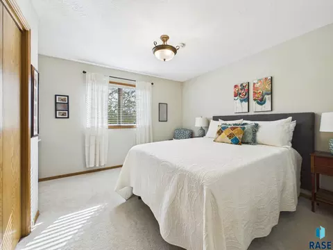 Bedroom - 2900 E 52nd St, Sioux Falls, SD 57103 photo 1 of 13