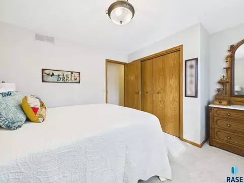 Bedroom - 2900 E 52nd St, Sioux Falls, SD 57103 photo 3 of 13