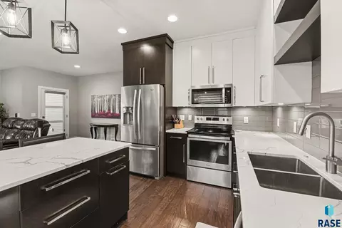 Kitchen - 8204 E Roughlock St, Sioux Falls, SD 57110 photo 2 of 3