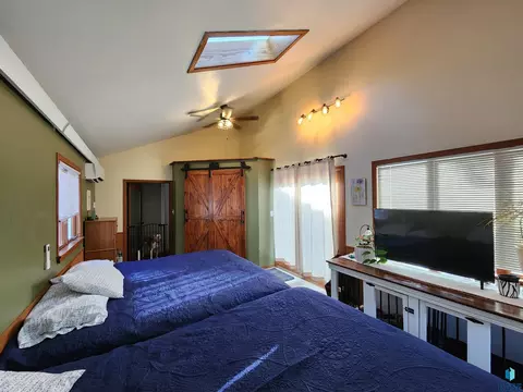 Bedroom - 304 E Beebe Ave, Chamberlain, SD 57325 photo 1 of 2