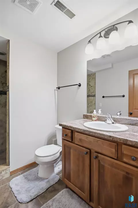 Bath - 445 N Jenny Ave, Tea, SD 57064 photo 2 of 2