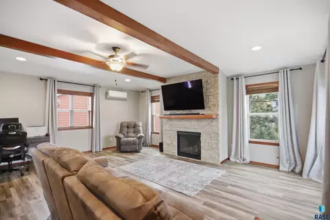 Living - 445 N Jenny Ave, Tea, SD 57064 photo 3 of 8