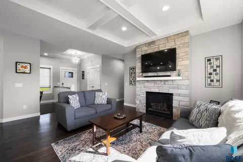 Living - 6501 E 33rd St, Sioux Falls, SD 57110 photo 3 of 8