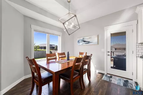 Dining - 6501 E 33rd St, Sioux Falls, SD 57110 photo 1 of 3