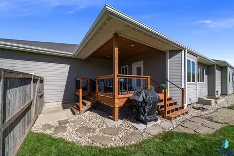 Exterior - 6501 E 33rd St, Sioux Falls, SD 57110 photo 4 of 15