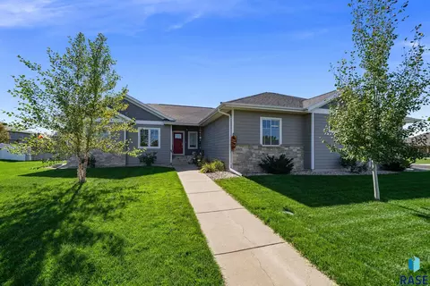 Exterior - 6501 E 33rd St, Sioux Falls, SD 57110 photo 8 of 15