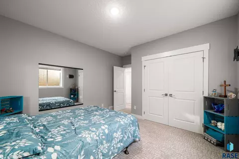 Bedroom - 6501 E 33rd St, Sioux Falls, SD 57110 photo 7 of 9