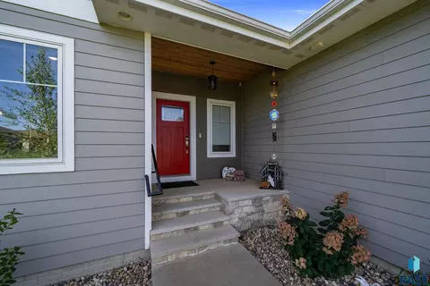 Exterior - 6501 E 33rd St, Sioux Falls, SD 57110 photo 13 of 15