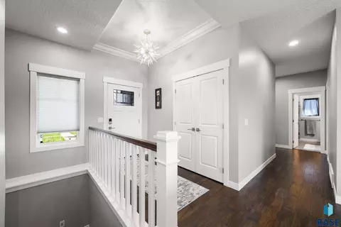 Entry Way - 6501 E 33rd St, Sioux Falls, SD 57110 photo 1 of 2