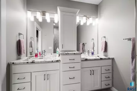 Bath - 6501 E 33rd St, Sioux Falls, SD 57110 photo 2 of 7