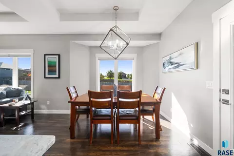 Dining - 6501 E 33rd St, Sioux Falls, SD 57110 photo 2 of 3