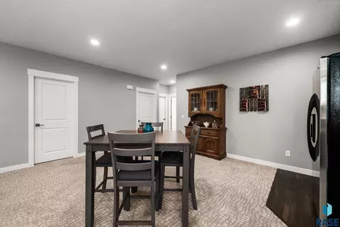 Dining - 6501 E 33rd St, Sioux Falls, SD 57110 photo 3 of 3