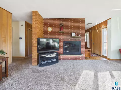 Living - 1205 E 30th St, Sioux Falls, SD 57105 photo 1 of 12