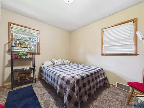 Bedroom - 1205 E 30th St, Sioux Falls, SD 57105 photo 5 of 6