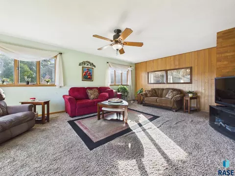 Living - 1205 E 30th St, Sioux Falls, SD 57105 photo 7 of 12