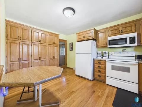 Kitchen - 1205 E 30th St, Sioux Falls, SD 57105 photo 1 of 4
