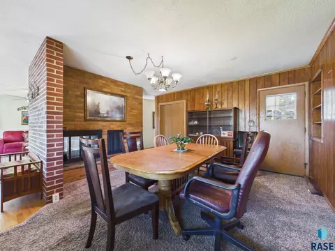 Dining - 1205 E 30th St, Sioux Falls, SD 57105 photo 1 of 5