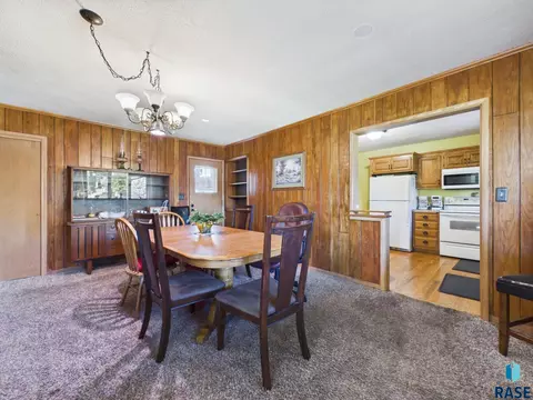 Dining - 1205 E 30th St, Sioux Falls, SD 57105 photo 2 of 5