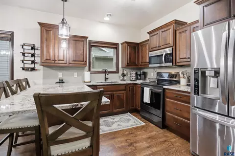 Kitchen - 5401 S Westwind Ave, Sioux Falls, SD 57108 photo 2 of 3