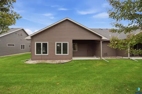 Exterior - 5401 S Westwind Ave, Sioux Falls, SD 57108 photo 2 of 3