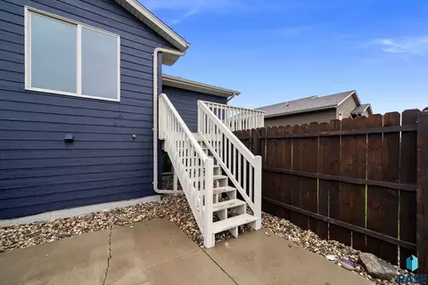 Exterior - 2909 S Keyrell Dr, Sioux Falls, SD 57106 photo 10 of 15