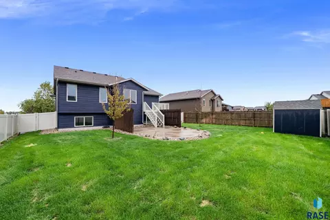 Exterior - 2909 S Keyrell Dr, Sioux Falls, SD 57106 photo 6 of 15
