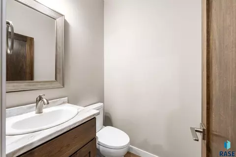 Bath - 120 E Ivy Rd, Tea, SD 57064 photo 3 of 4