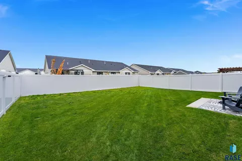 Exterior - 120 E Ivy Rd, Tea, SD 57064 photo 4 of 4