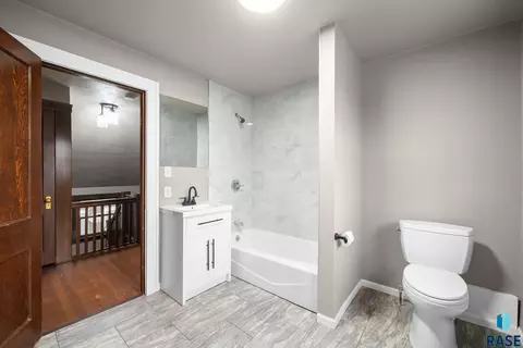 Bath - 425 S Bartlett St, Canton, SD 57013 photo 1 of 1