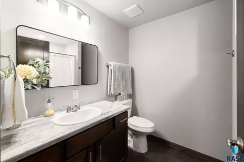 Bath - 7305 E Corinth St, Sioux Falls, SD 57110 photo 5 of 6
