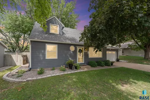 Exterior - 4416 E Oak St, Sioux Falls, SD 57103 photo 15 of 15