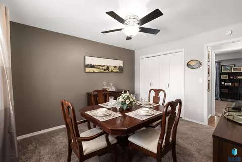 Dining - 4416 E Oak St, Sioux Falls, SD 57103 photo 3 of 4