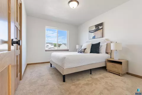 Bedroom - 8005 E Tencate Pl, Sioux Falls, SD 57110 photo 1 of 2