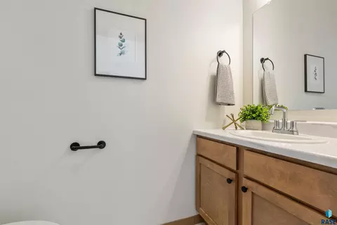 Bath - 8005 E Tencate Pl, Sioux Falls, SD 57110 photo 1 of 2